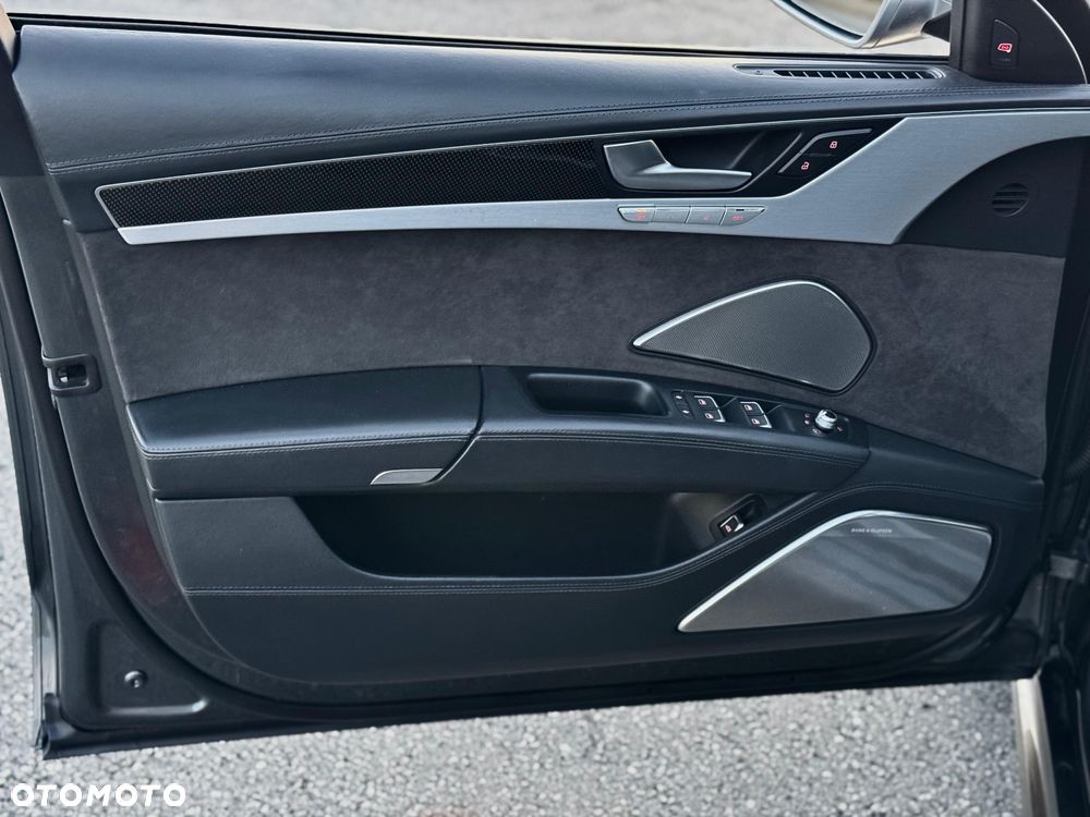Audi S8 - 20
