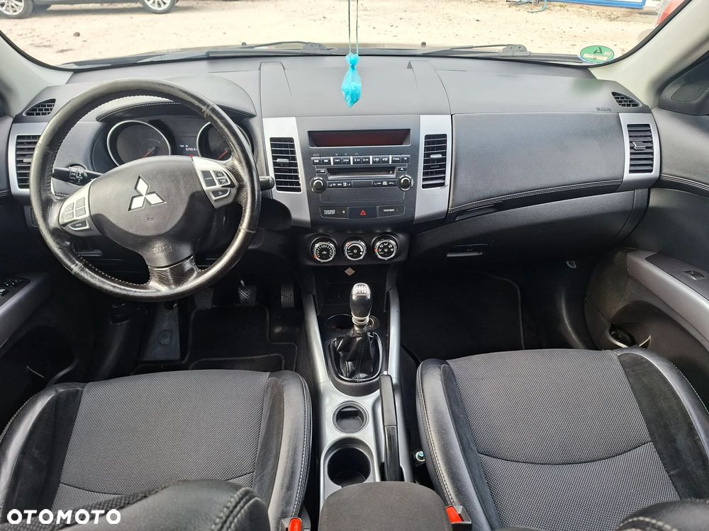 Mitsubishi Outlander 2.2 DI-D ClearTec 2WD Invite - 3