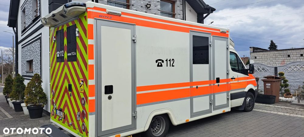 Mercedes-Benz 519 - 7