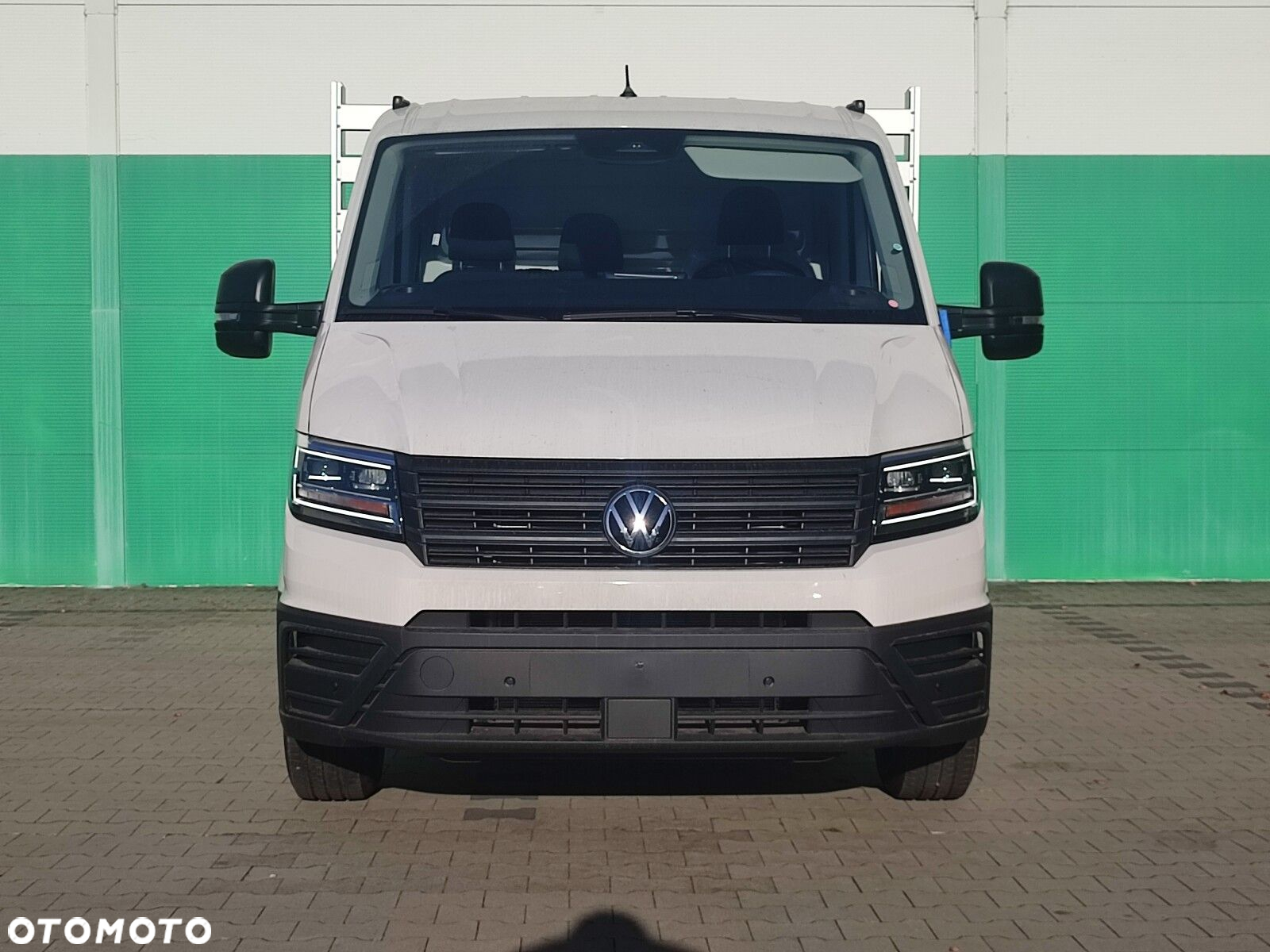 Volkswagen Crafter Crafter 35 Podwozie z pojedynczą kabiną silnik: 2,0 l EU6 SCR 177 KM / skrzynia biegów: Przedni napęd manualna 6-biegowa rozstaw osi: 4490 mm - 3