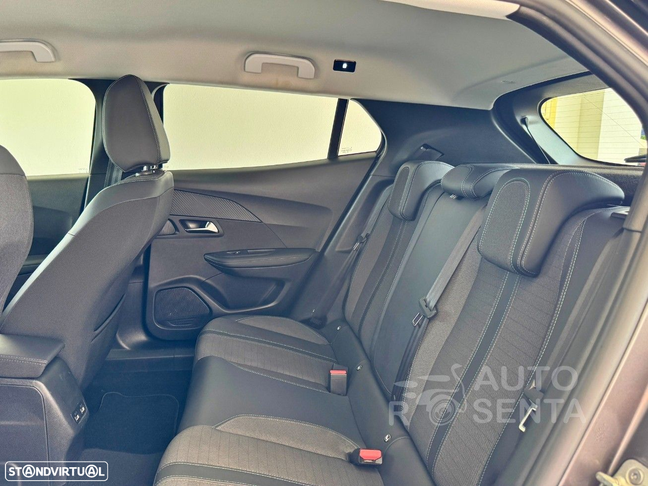 Peugeot 2008 1.2 PureTech Allure Pack - 22