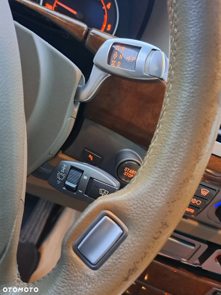 BMW Seria 7 730d - 29