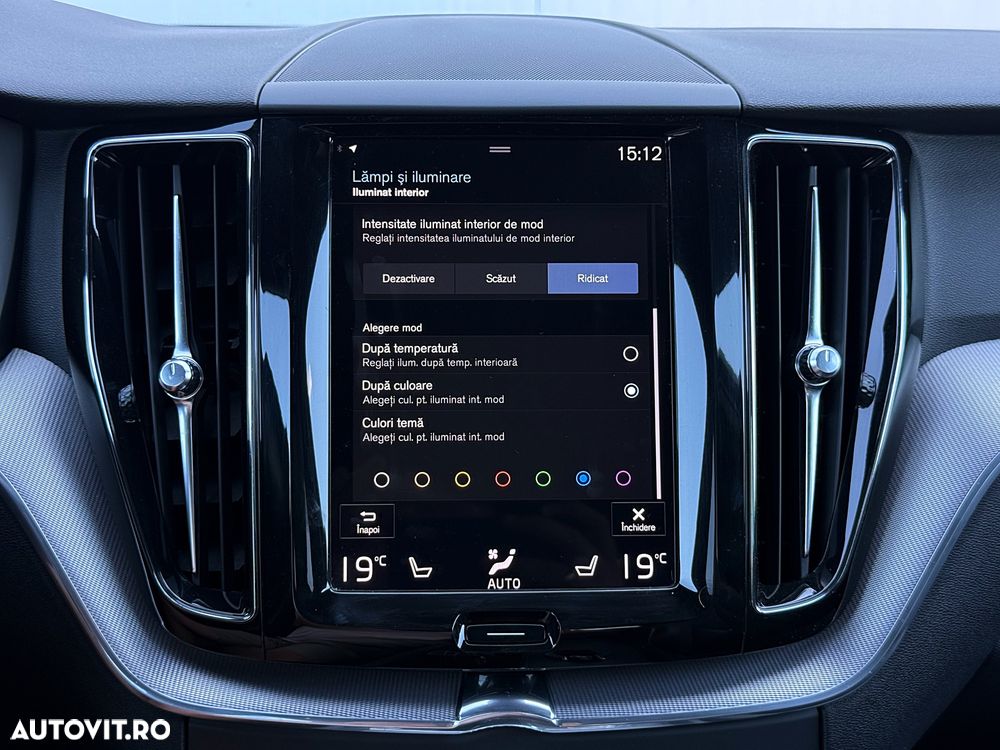 Volvo XC 60 B4 MHEV AWD R-Design - 37