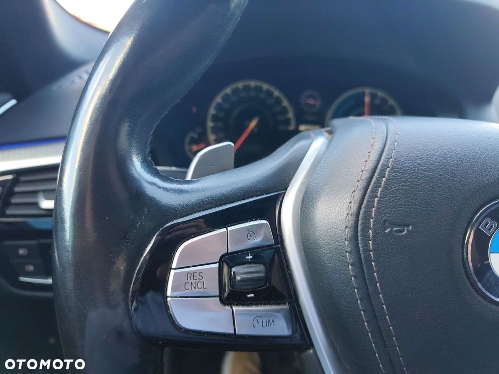 BMW Seria 5 - 25