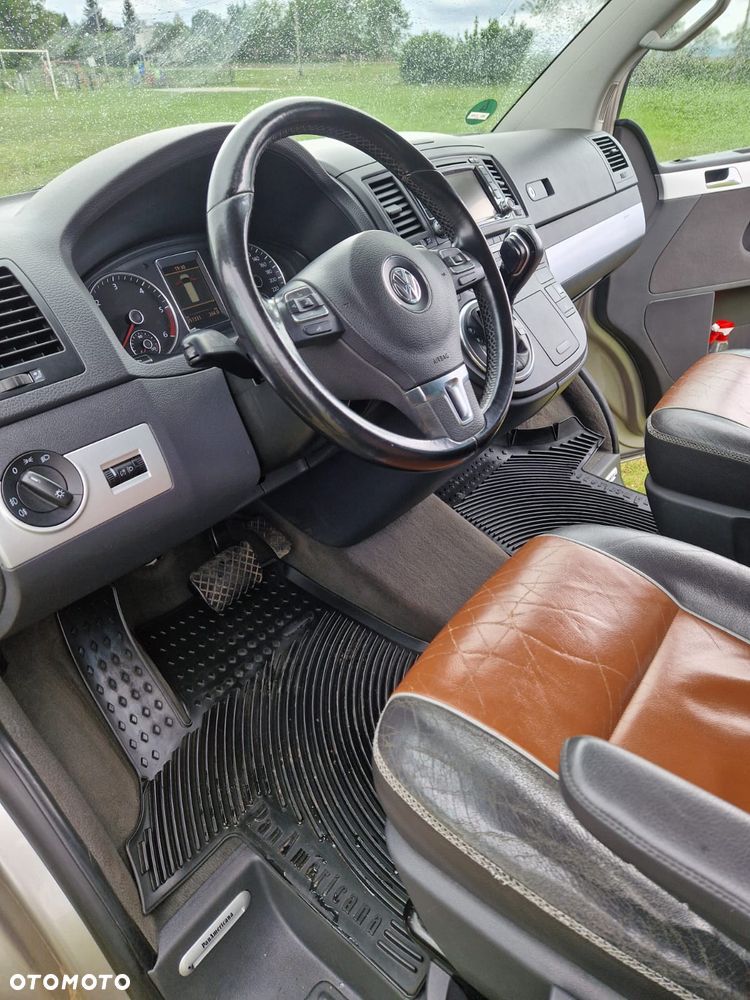 Volkswagen Multivan - 14
