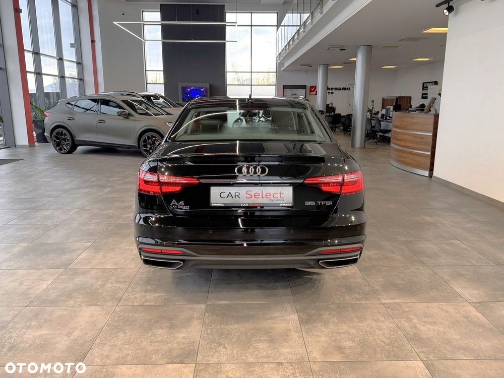 Audi A4 Limousine - 8