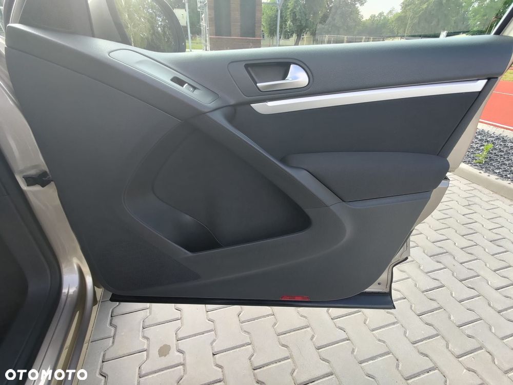 Volkswagen Tiguan 2.0 TSI 4Mot Sport&Style DSG - 25