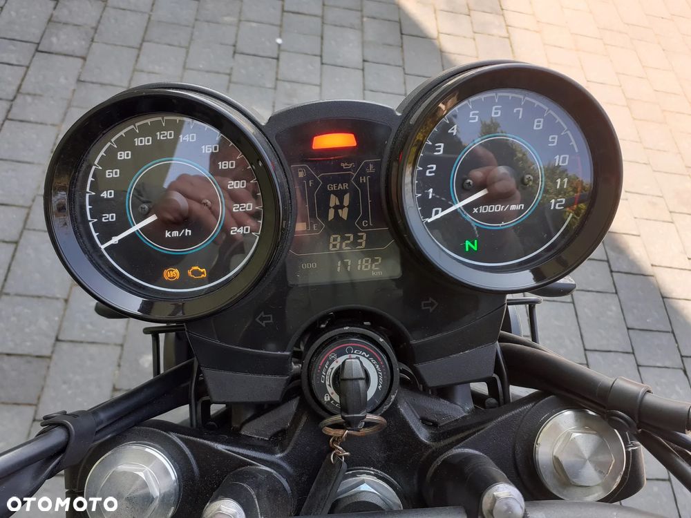 Kawasaki Z 650 RS - 21