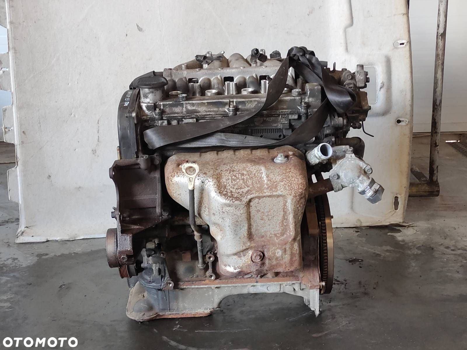 SILNIK  MITSUBISHI CARISMA I 4G93 - 6