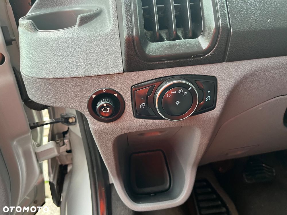 Ford Transit XLT - 16