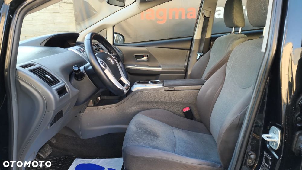 Toyota Prius+ (Hybrid) - 11