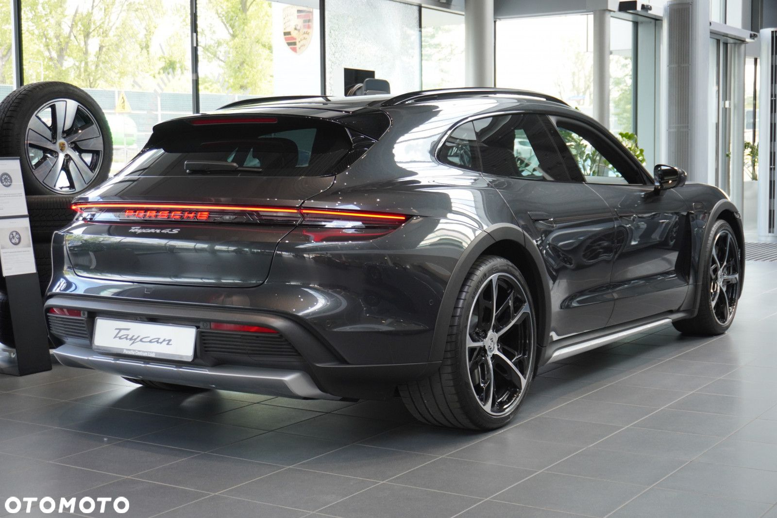 Porsche Taycan - 4