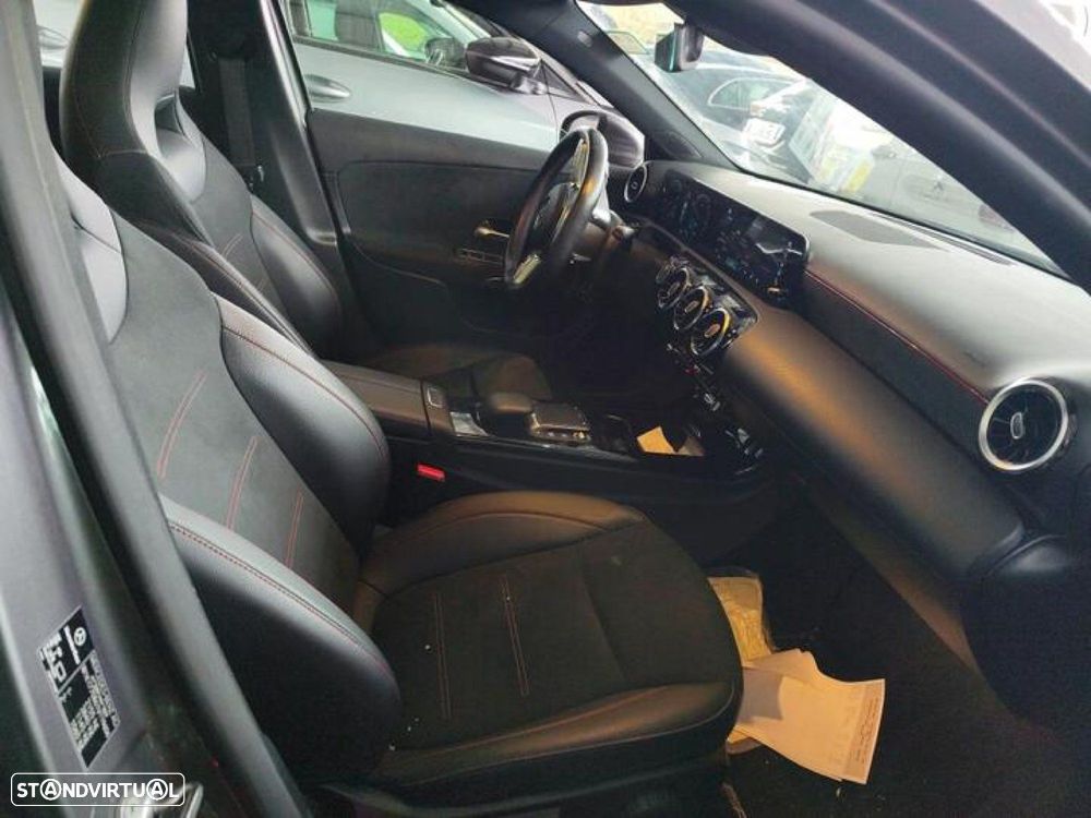 Mercedes-Benz A 250 e AMG Line - 7