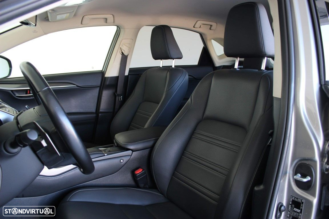 Lexus NX 300h Executive - 17