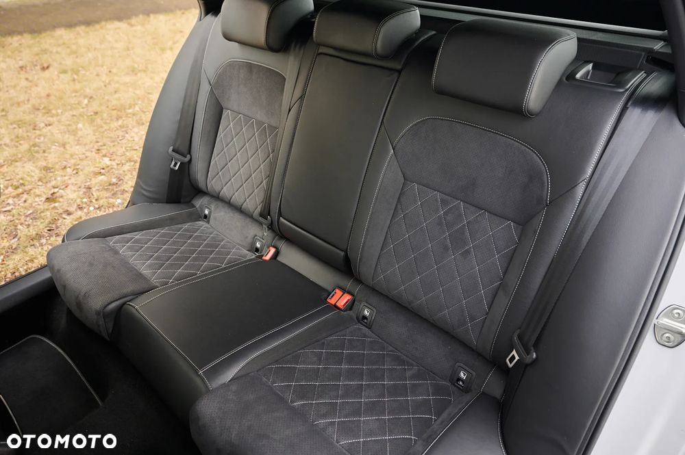 Skoda Superb 2.0 TDI DSG Sportline - 30