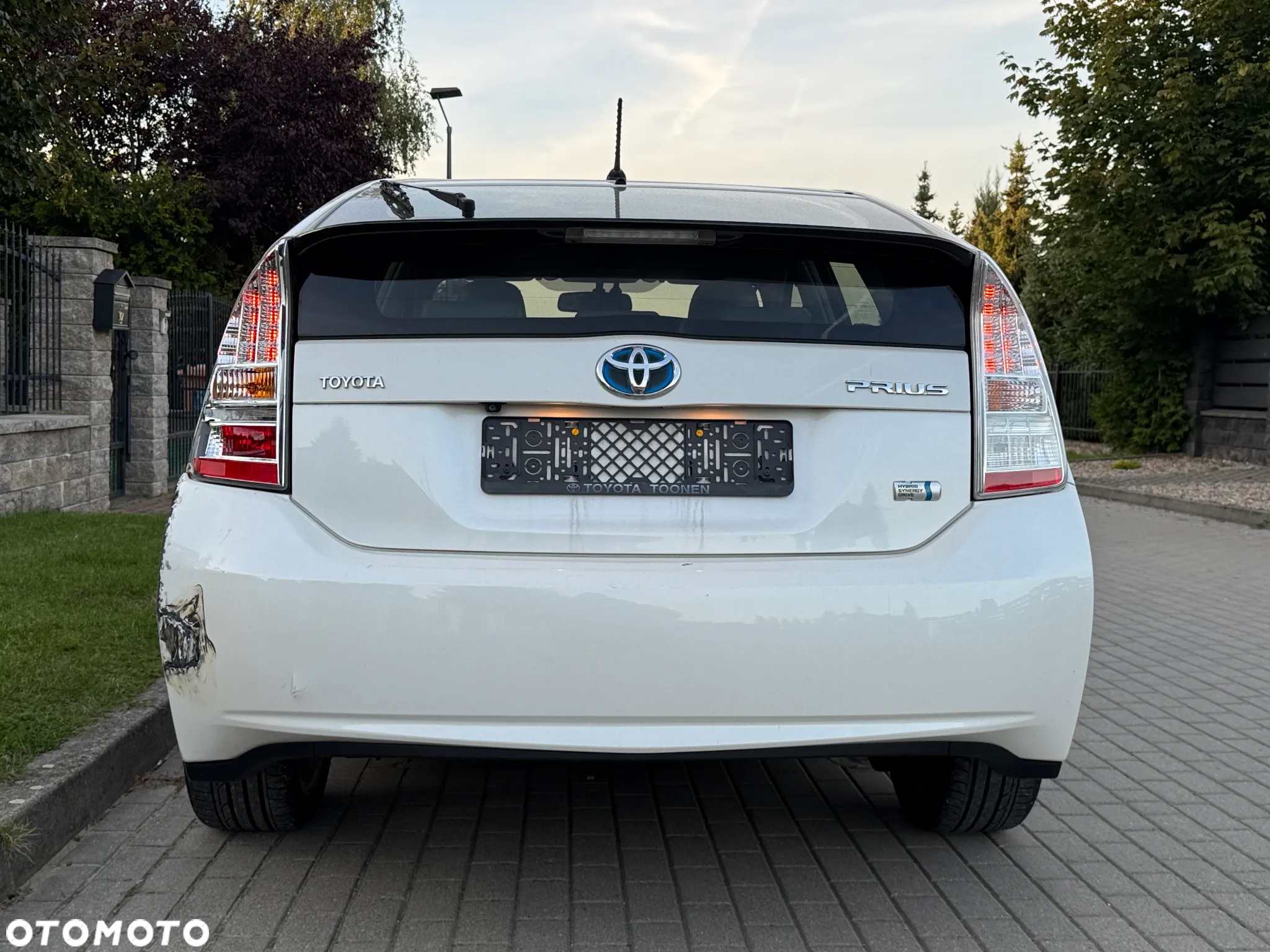 Toyota Prius 1.8 HSD Sol - 29