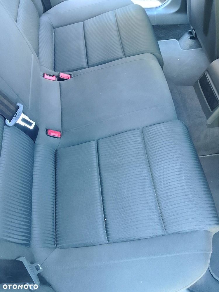 Audi A4 Avant - 11
