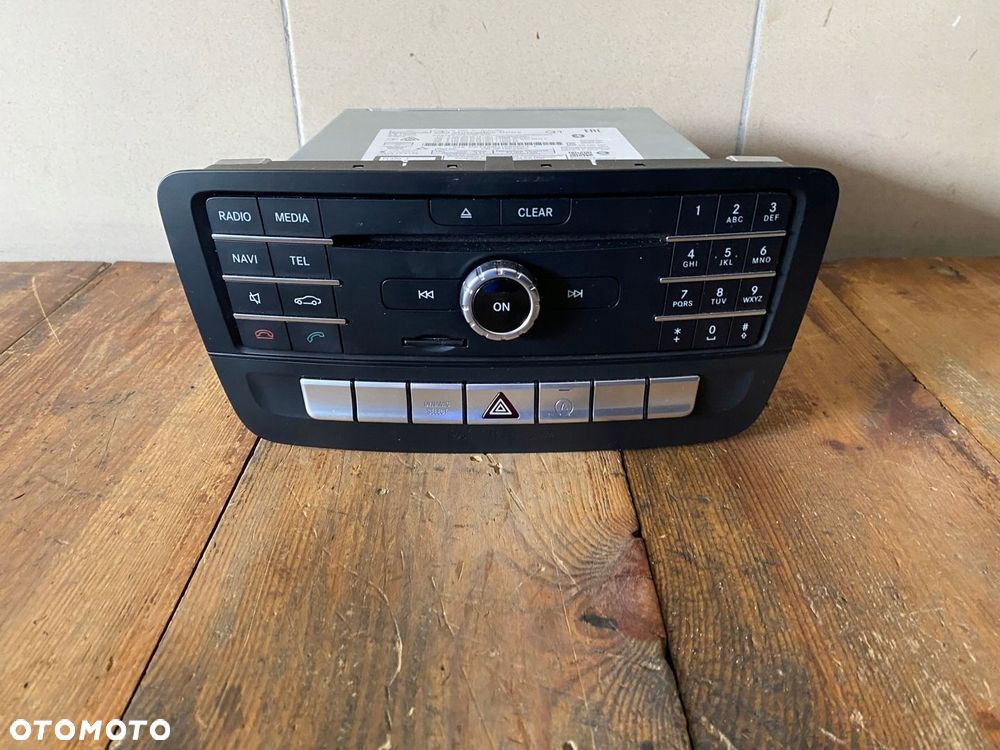MERCEDES 246 lift 117 gla radio A 2469008819 - 1