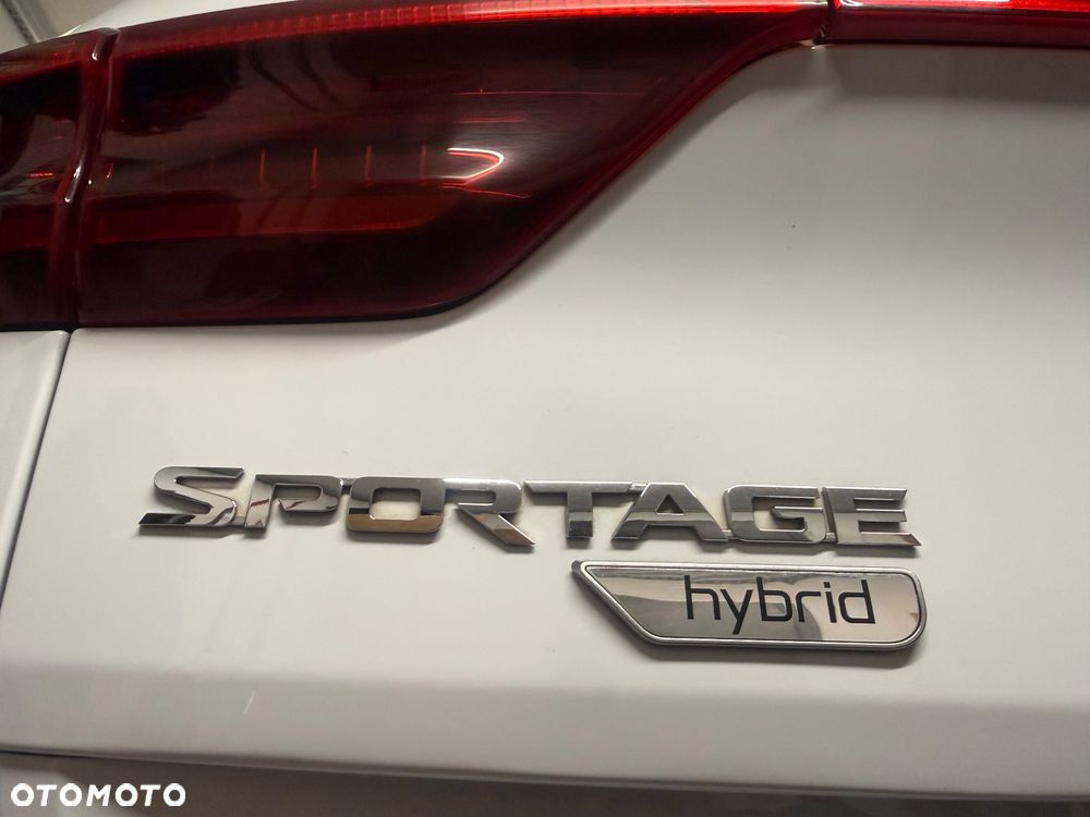 Kia Sportage 1.6 CRDI AWD Eco-Dynamics+ (48V M-H) DCT GT LINE - 10
