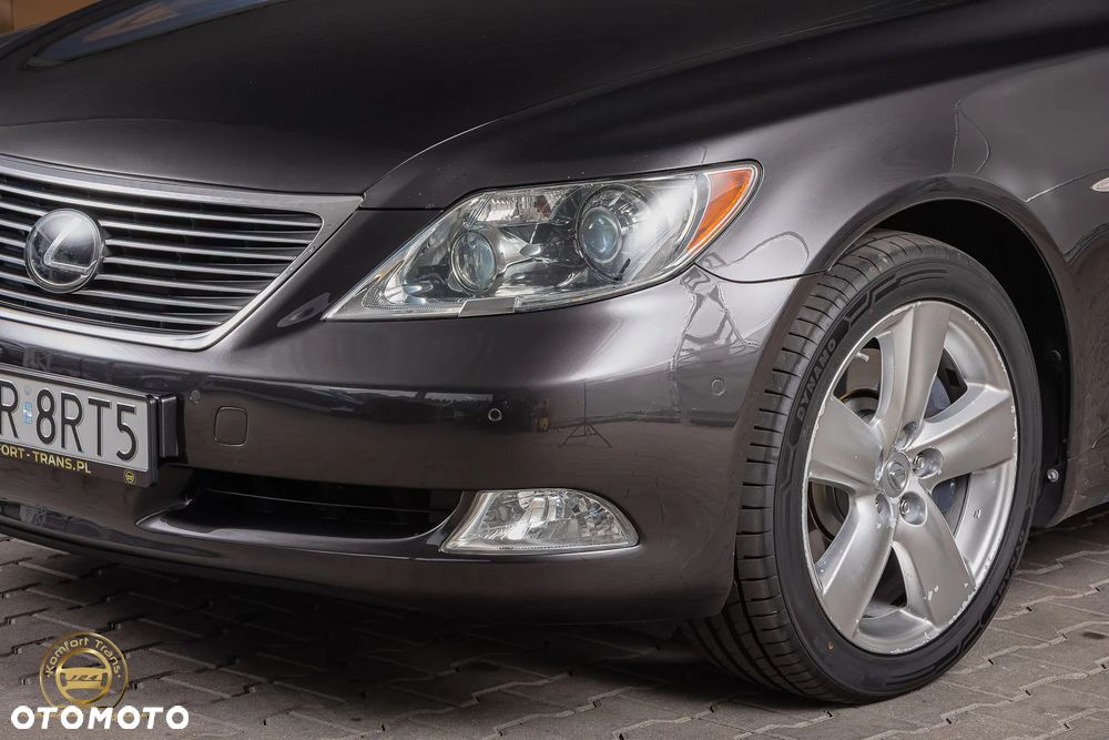 Lexus LS - 7