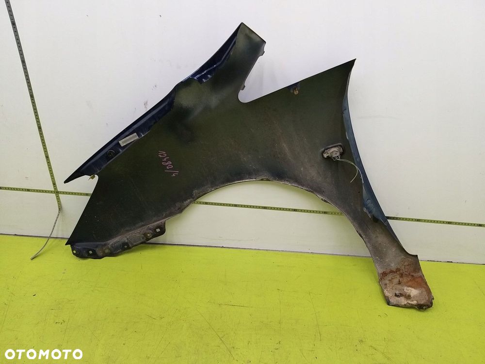 Błotnik przedni prawy Toyota Corolla Verso I 2001-2004 8P4 - 4