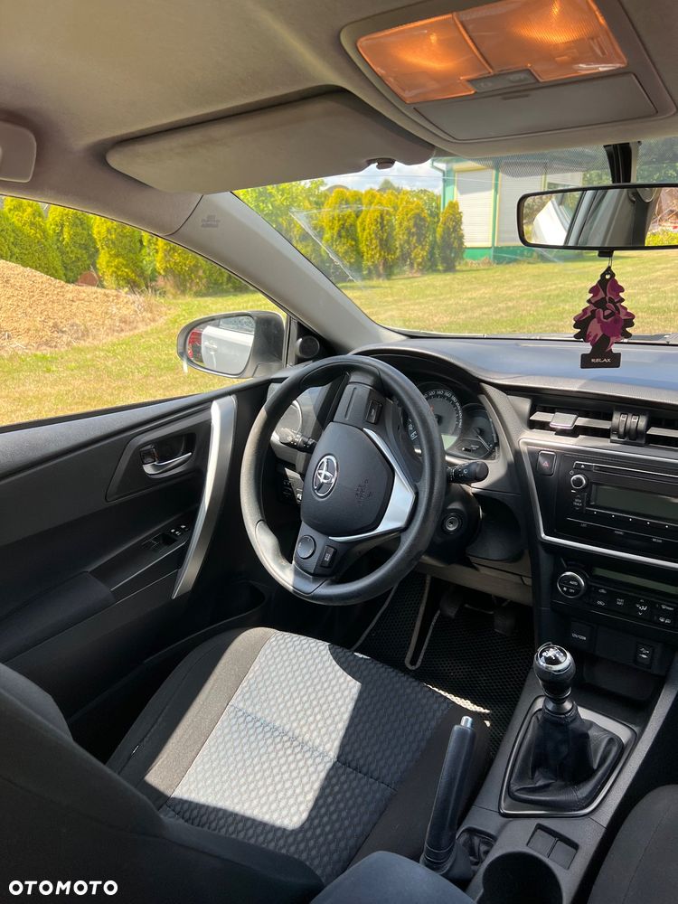 Toyota Auris - 8