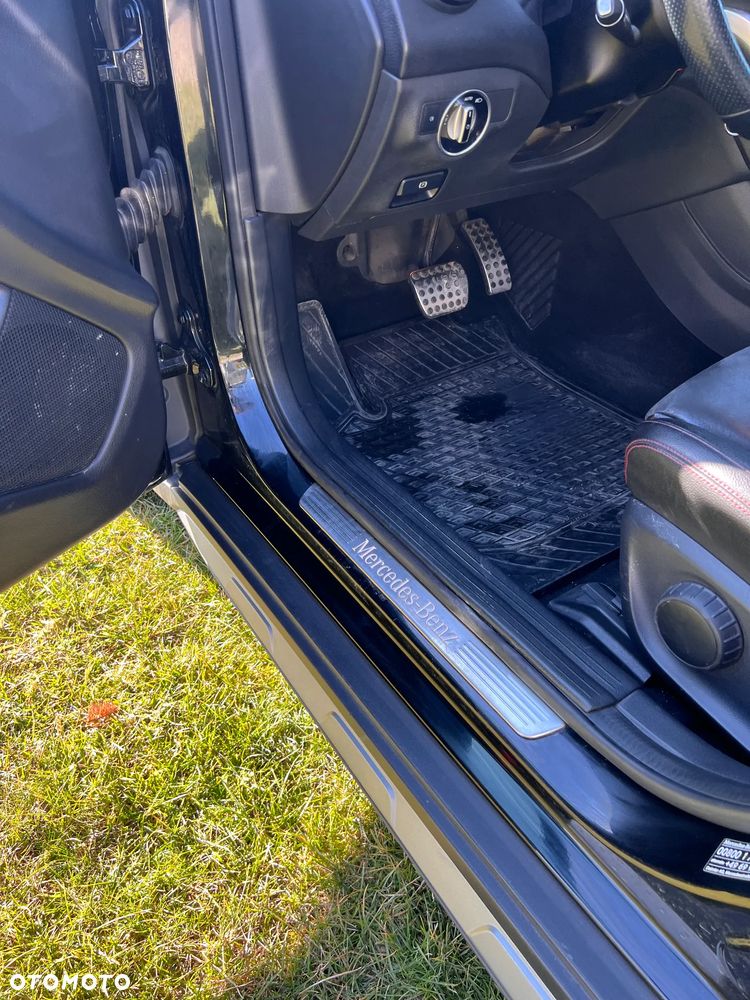 Mercedes-Benz GLA 180 7G-DCT AMG Line - 11