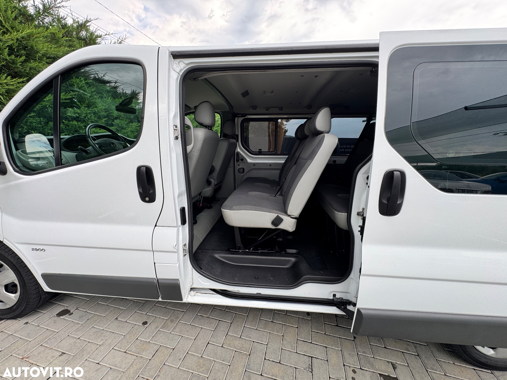 Opel Vivaro - 10