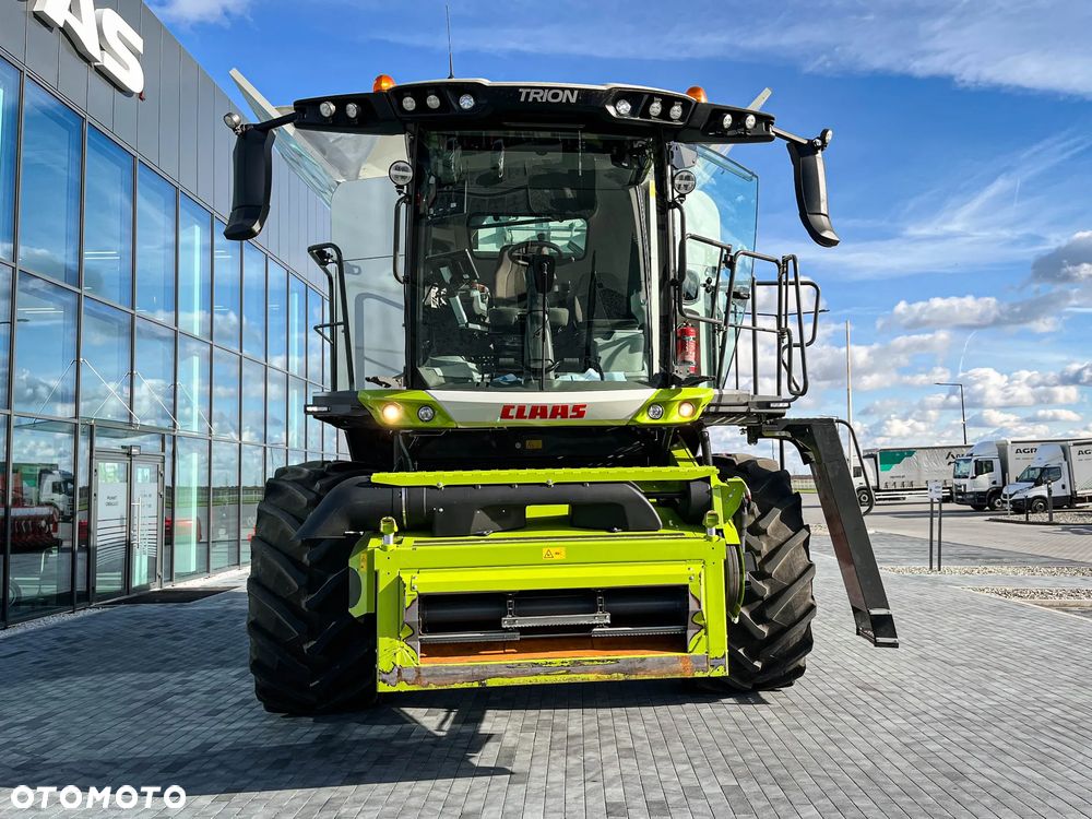 Claas TRION 650 - 7