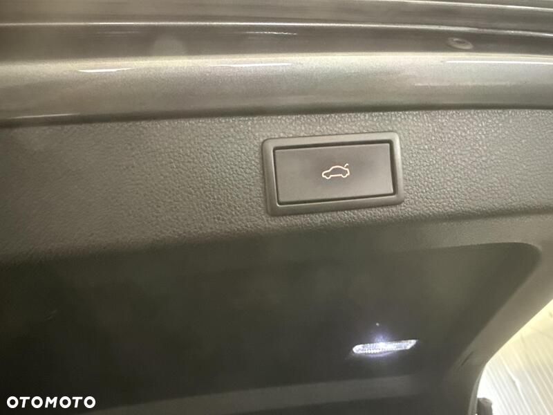 Skoda Superb 2.0 TDI SCR Style DSG - 24