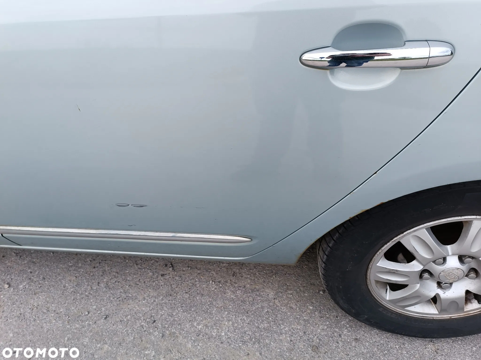 Kia Carens - 14