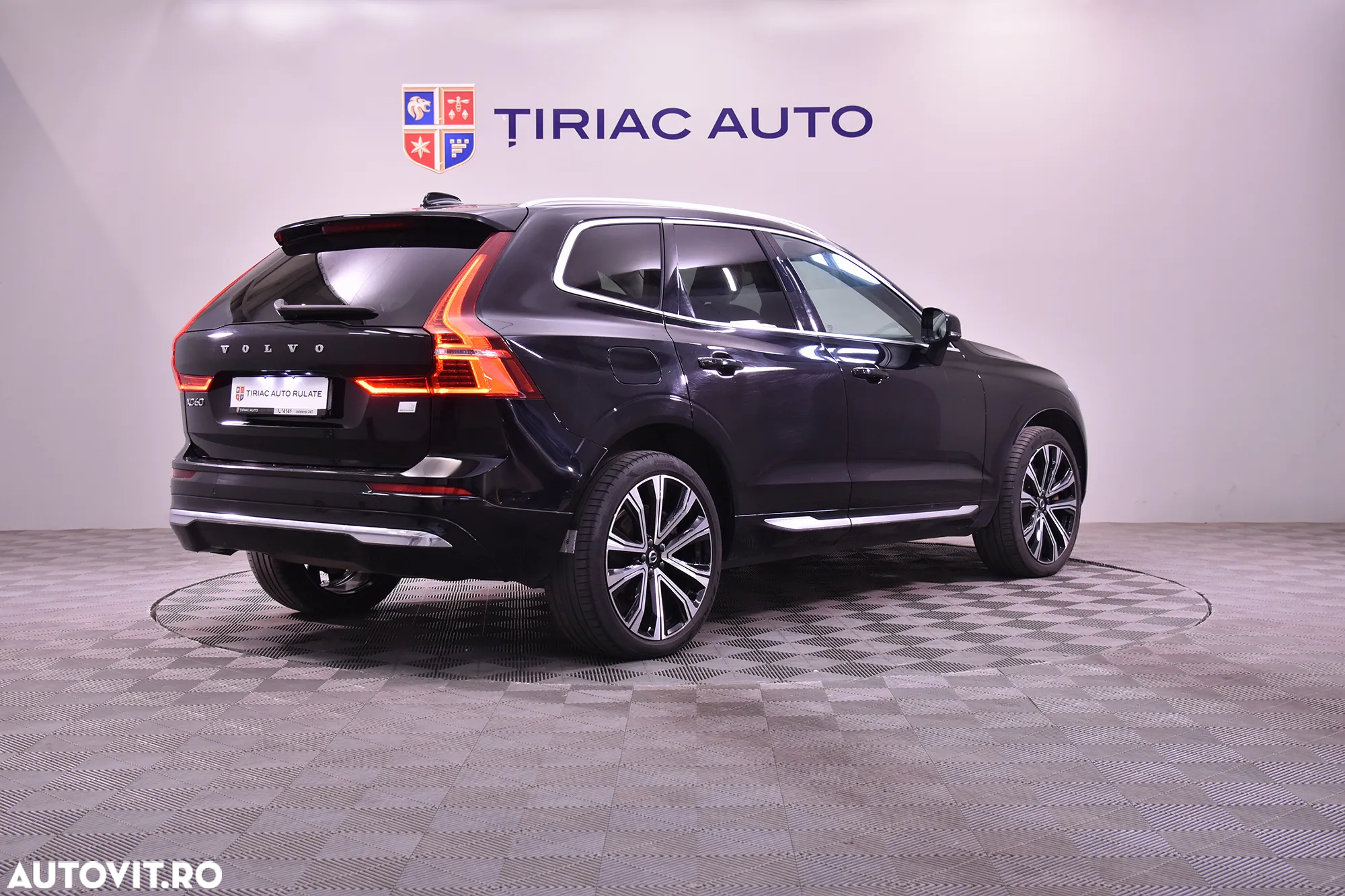 Volvo XC 60 T8 AWD Recharge Geartronic Inscription Expression - 5
