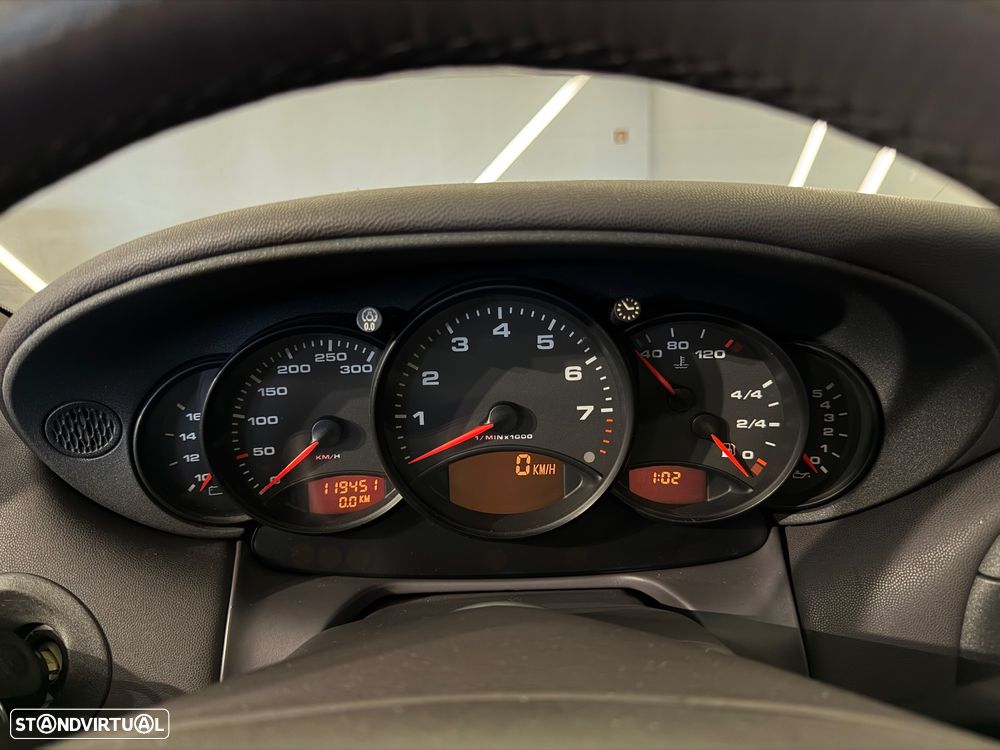 Porsche 911 (996) Carrera Coupé - 15