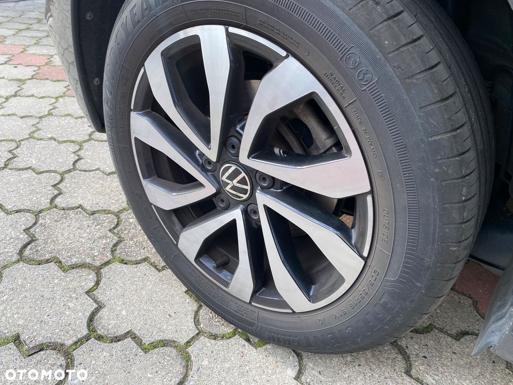 Volkswagen Golf - 8