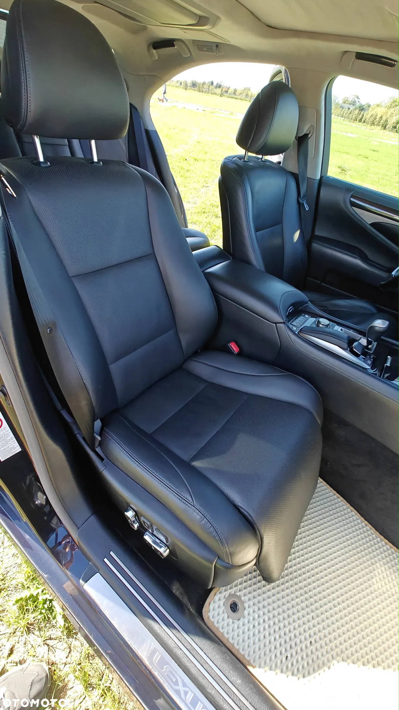 Lexus LS - 21