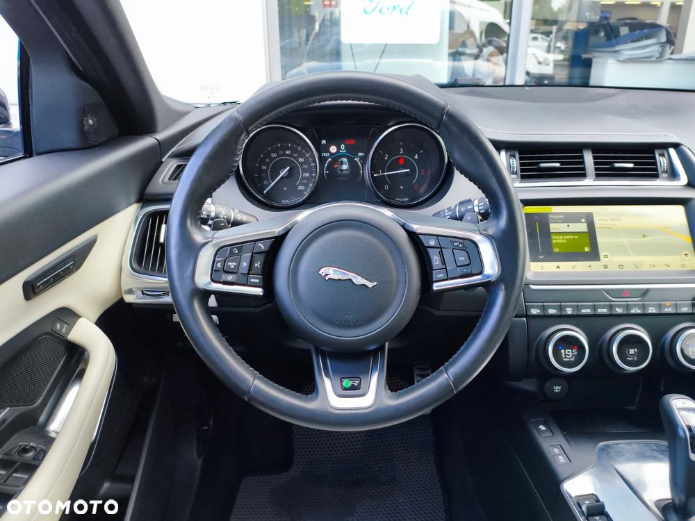 Jaguar E-Pace 2.0 i4D AWD R-Dynamic - 8