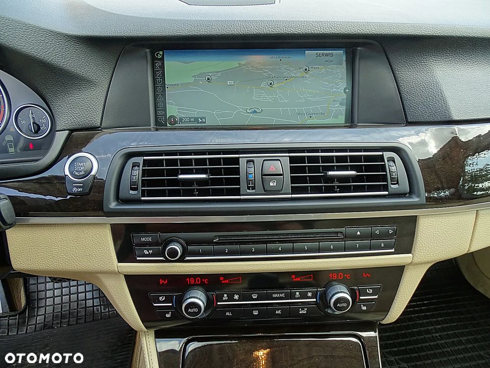BMW Seria 5 520d - 38