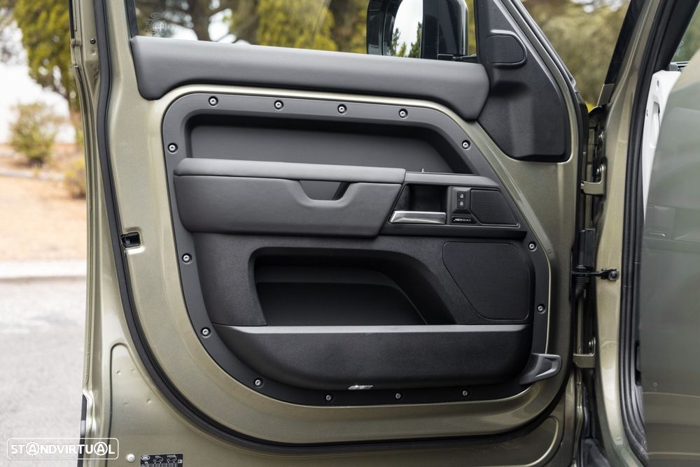 Land Rover Defender 3.0 D250 130 AWD X-Dynamic HSE - 15