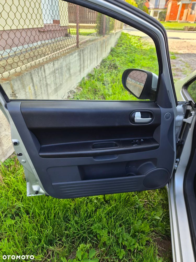 Mitsubishi Colt - 27