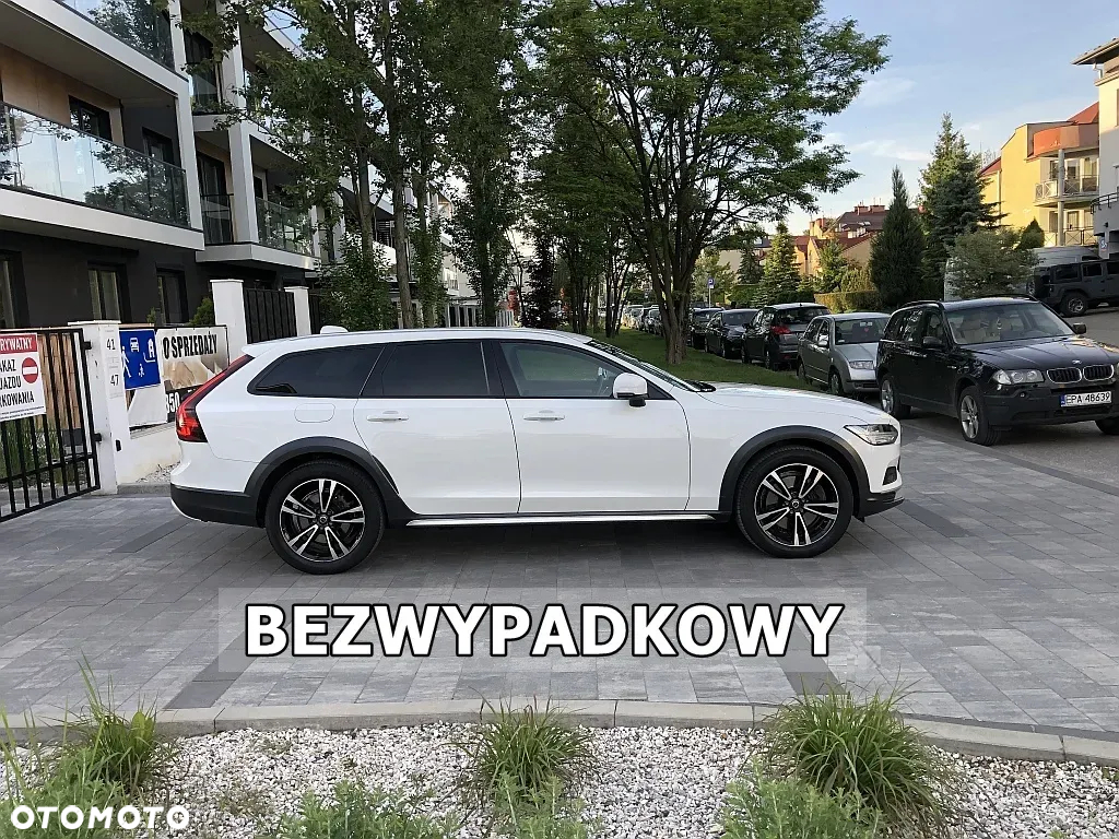 Volvo V90 Cross Country - 4