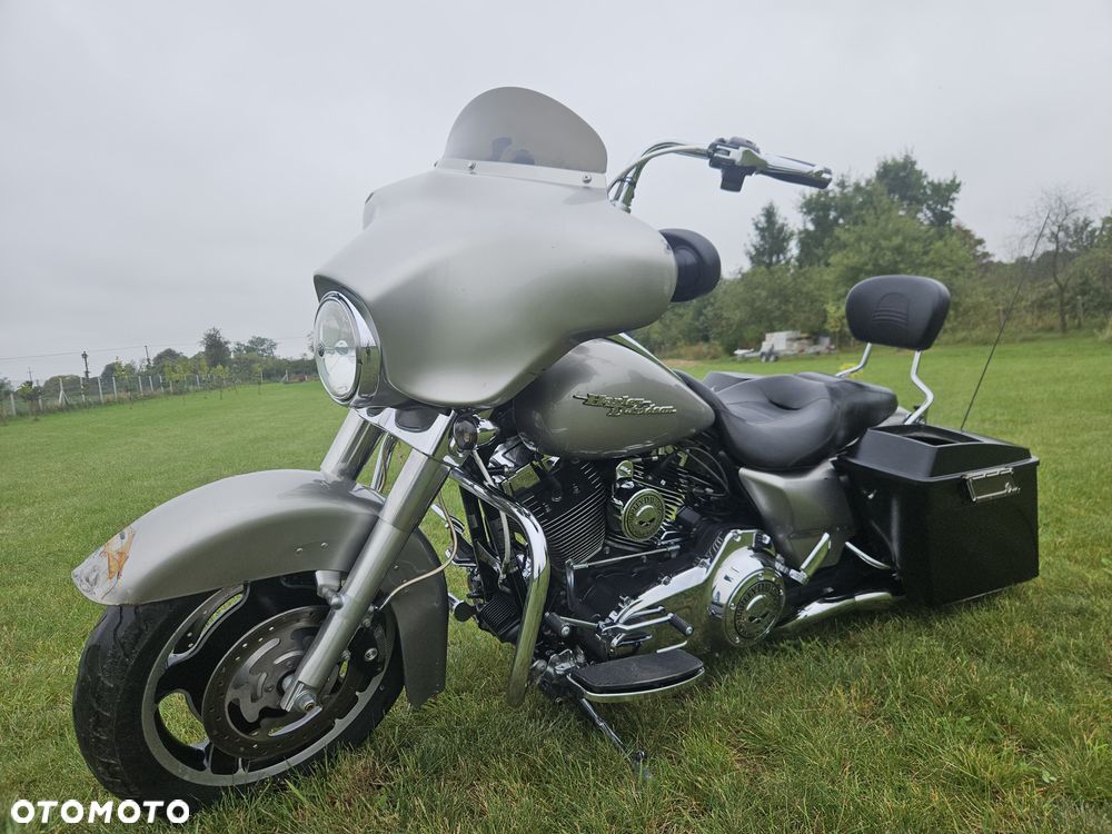 Harley-Davidson Touring Street Glide - 16