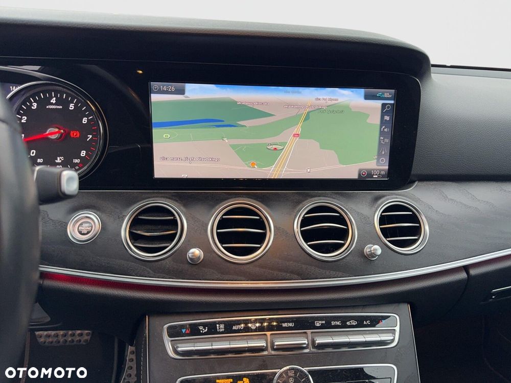 Mercedes-Benz Klasa E 200 4-Matic 9G-TRONIC - 14