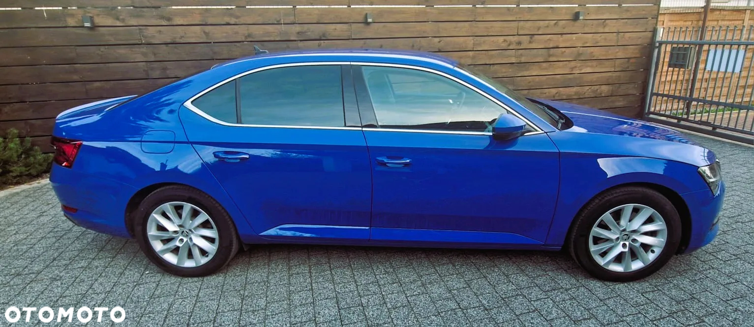 Skoda Superb ver-1-4-tsi-plug--in-hybrid-style-dsg - 12