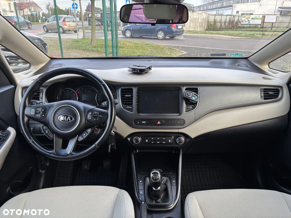 Kia Carens 1.6 GDI Dream Team Edition - 19