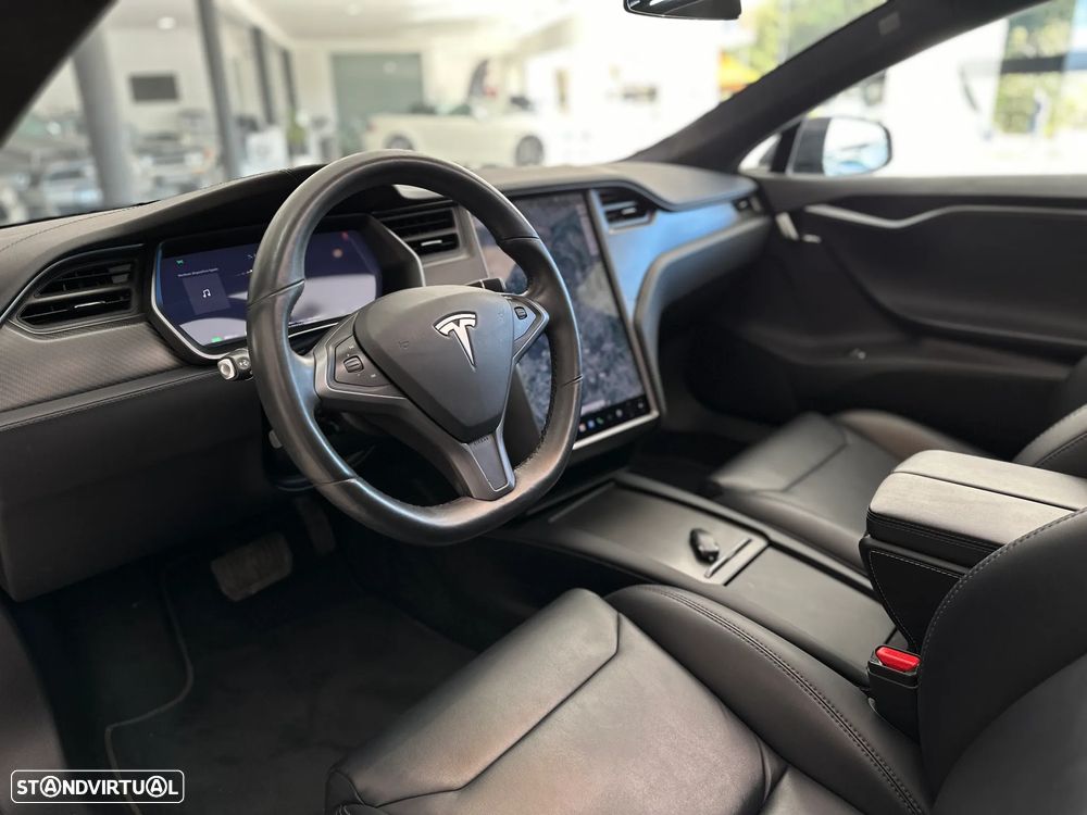 Tesla Model S - 6