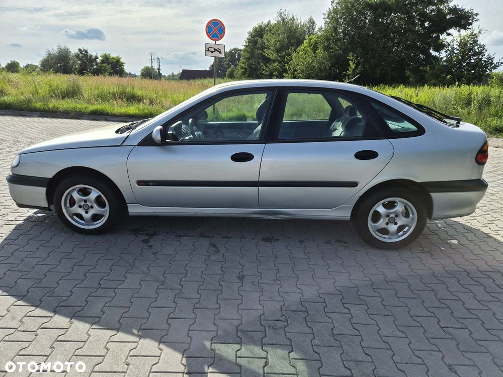 Renault Laguna 1.6 Concorde - 11