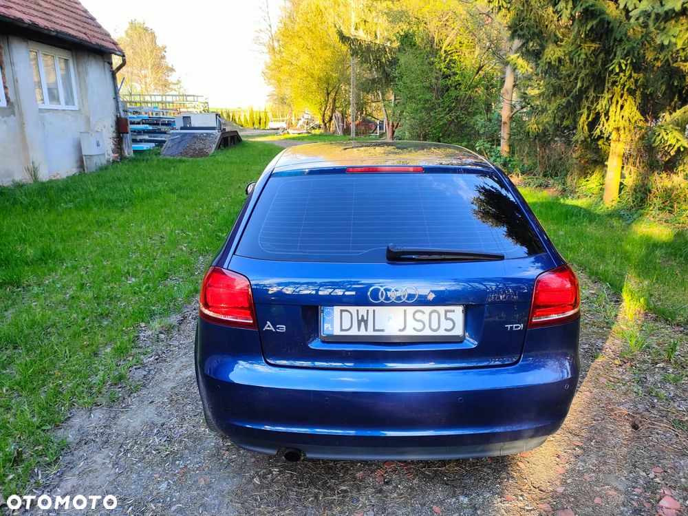 Audi A3 3-drzwiowe 1.6 TDI DPF Attraction - 4