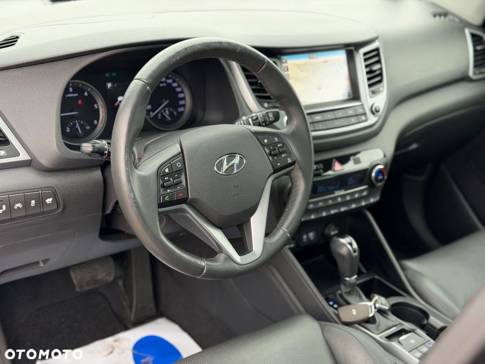 Hyundai Tucson 2.0 CRDI 4WD Automatik Premium - 29