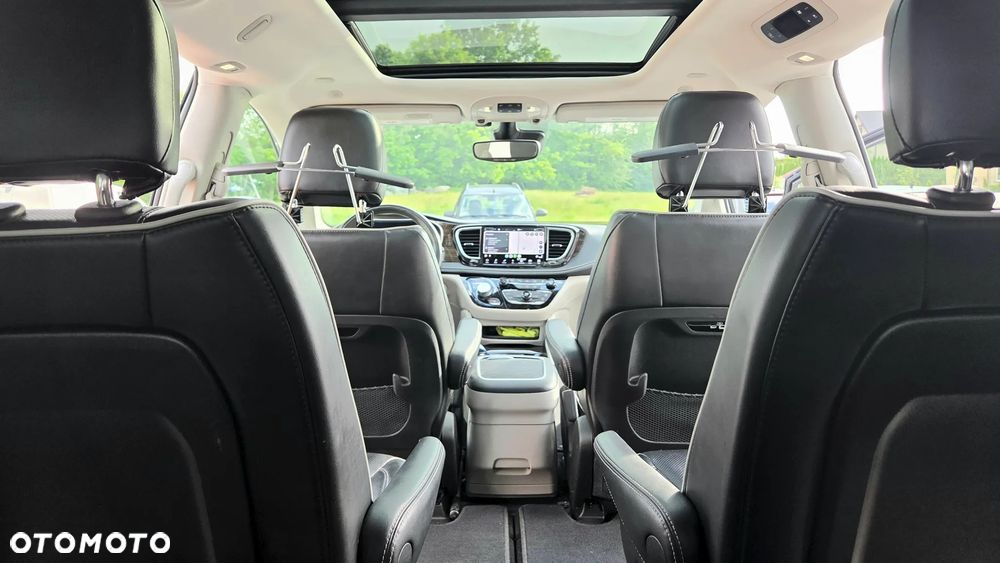 Chrysler Pacifica - 10