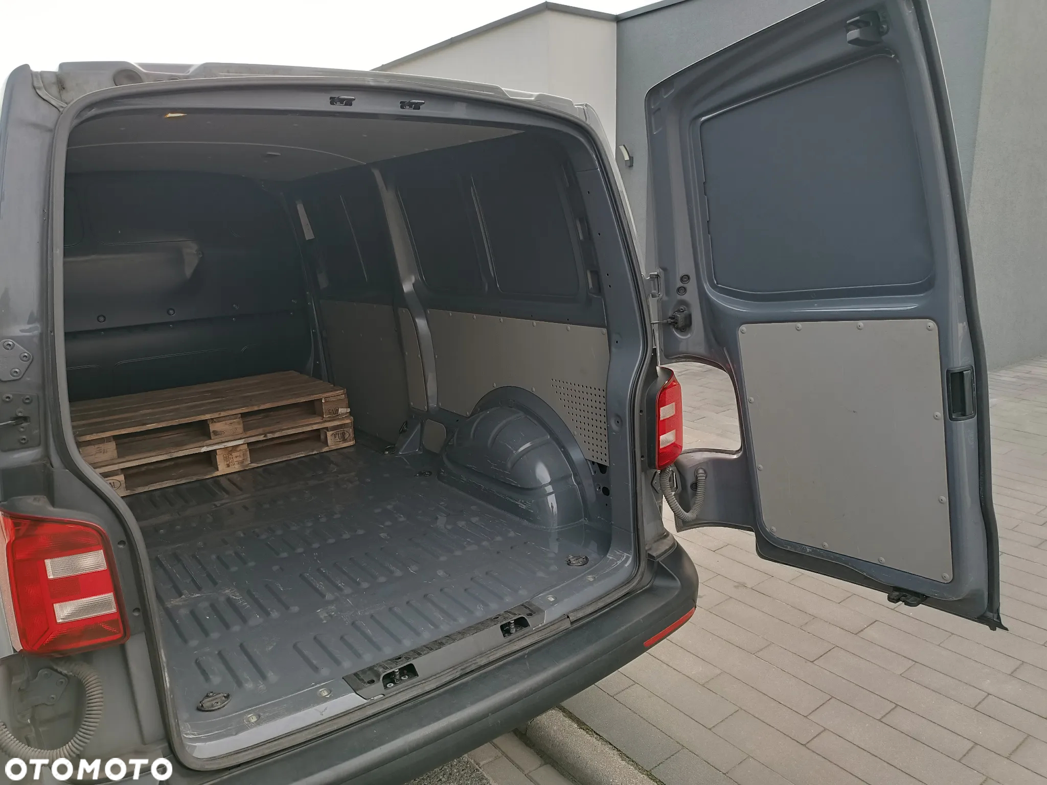Volkswagen Transporter - 9